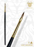 Size No 0 Kolinsky Arrow Point brush—designed for miniature and model painters needing precise, sharp application with excellent spring and durability.