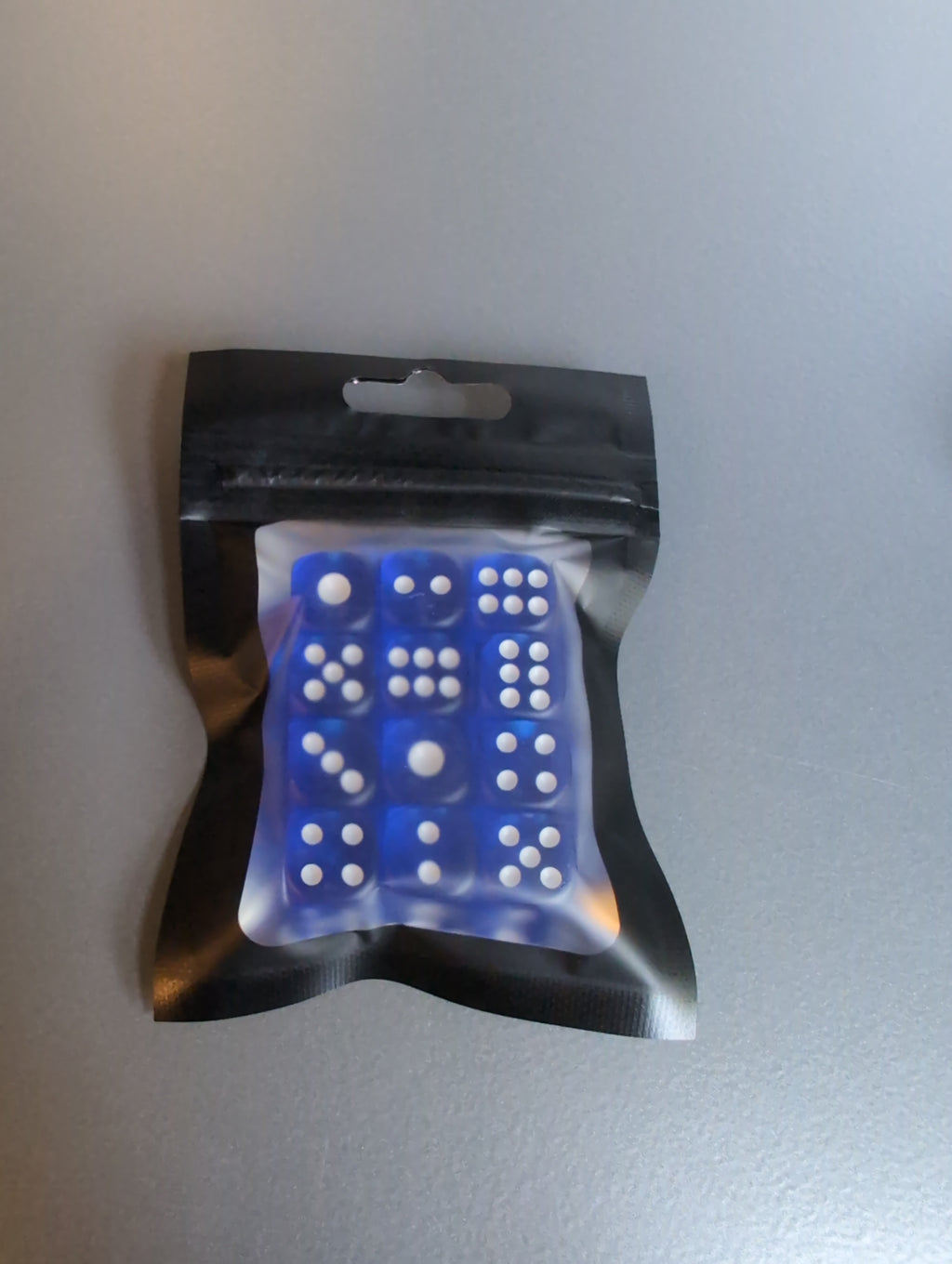 Dice Set 12x 12mm Translucent