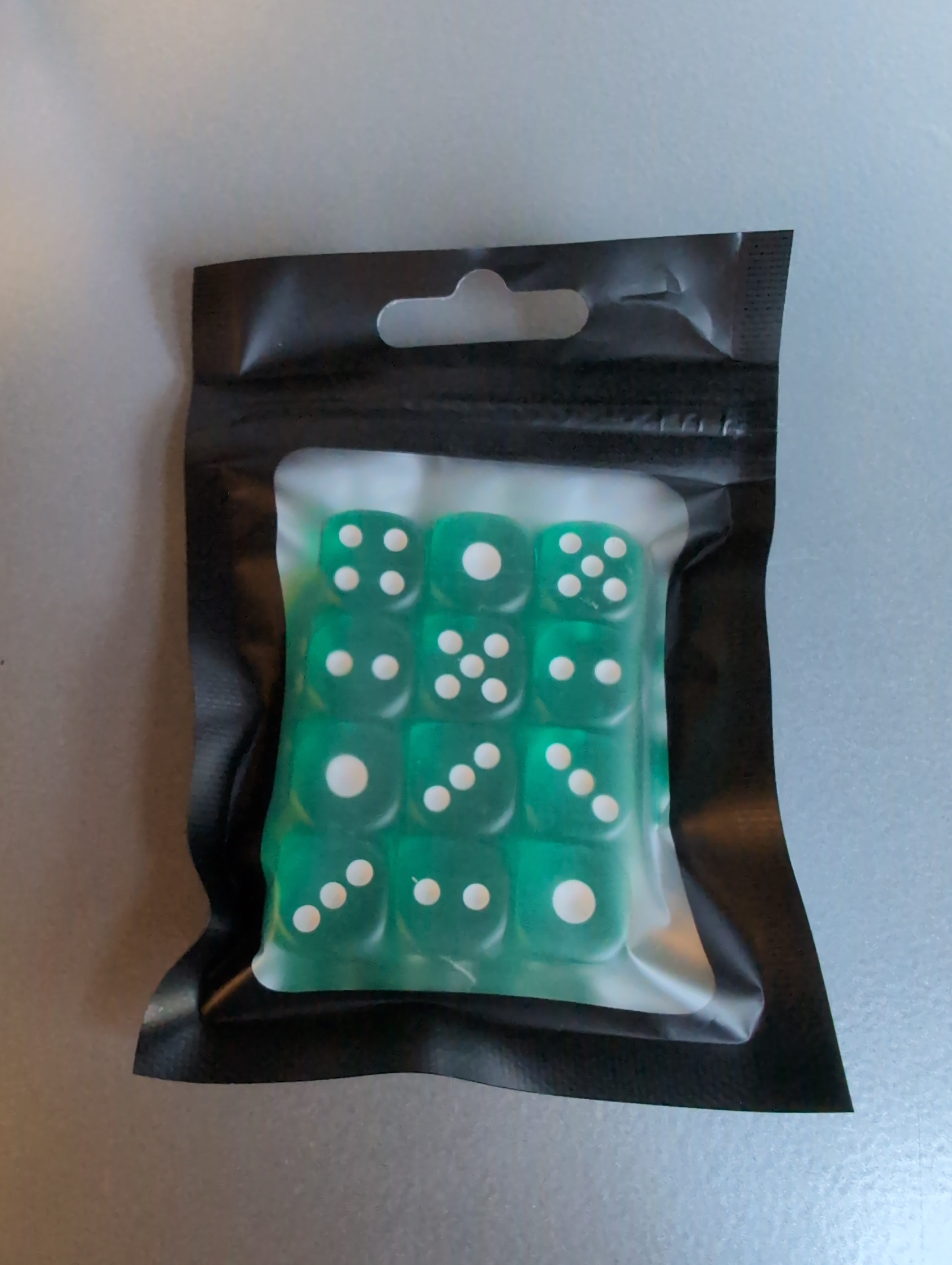 Dice Set 12x 12mm Translucent
