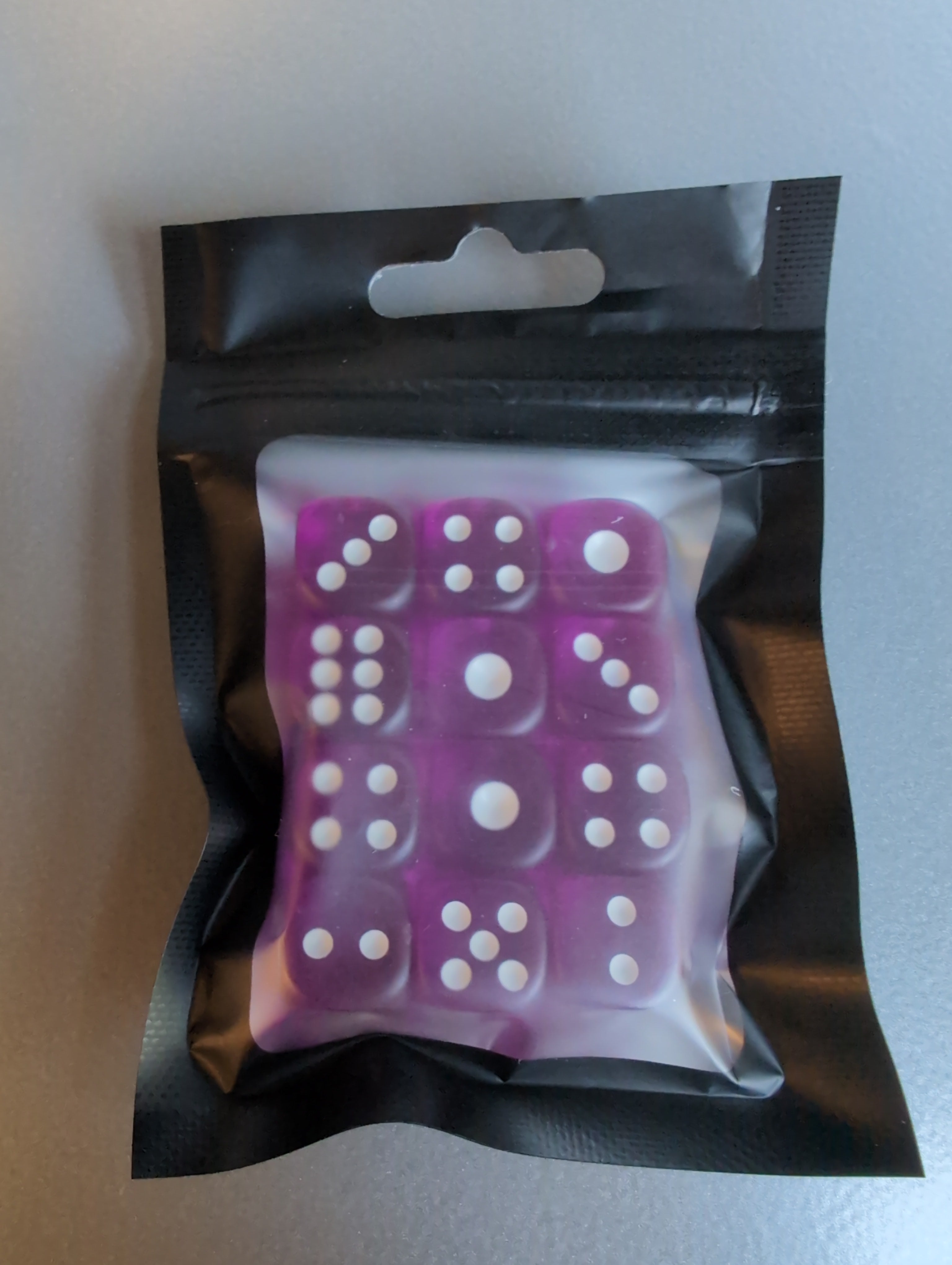 Dice Set 12x 12mm Translucent